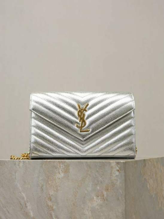 Picture of Saint Laurent Handbags _SKUfw222910955fw
